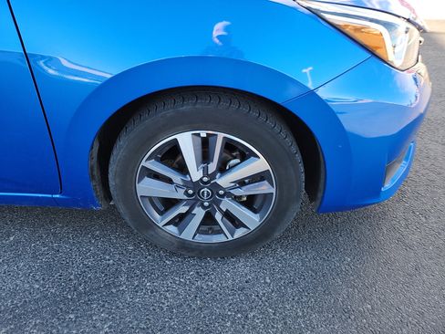 Used 2023 Nissan Versa SV image 9