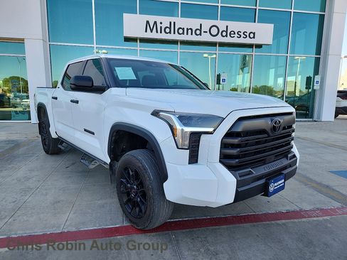 Used 2025 Toyota Tundra SR5 AWD/4WD image 1