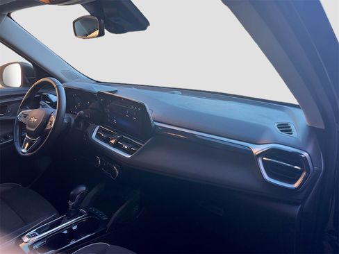 Used 2024 Chevrolet TrailBlazer LT w/ Convenience Package image 28