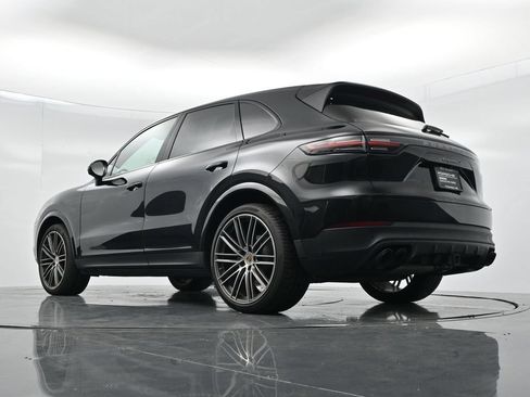 Certified 2023 Porsche Cayenne S Platinum AWD/4WD image 26