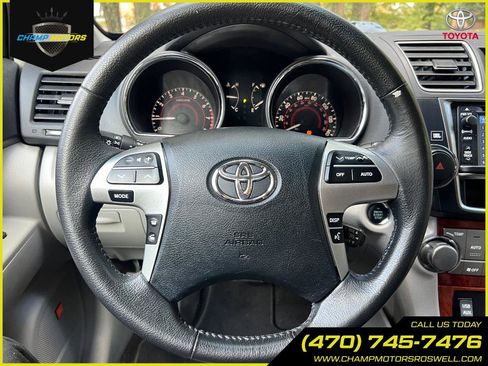 Used 2013 Toyota Highlander Limited image 22