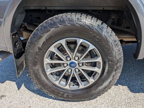 Used 2018 Ford F150 XLT w/ Equipment Group 302A Luxury AWD/4WD image 18