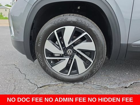 Used 2024 Volkswagen Atlas SE AWD/4WD image 28