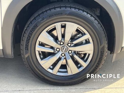 Used 2024 Nissan Pathfinder SV FWD image 4