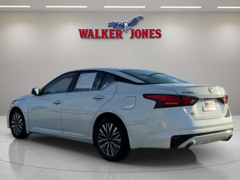 Used 2024 Nissan Altima 2.5 SV w/ SV Premium Package image 5