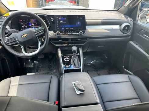 Used 2025 Chevrolet Colorado LT w/ LT Convenience Package AWD/4WD image 18