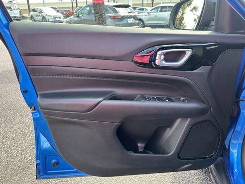 Used 2025 Jeep Compass Latitude w/ Altitude Special Edition image 10