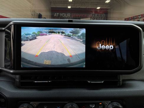 Used 2025 Jeep Wrangler Unlimited Sport AWD/4WD image 30