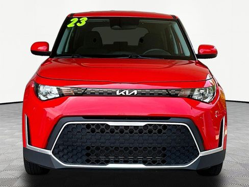 Used 2023 Kia Soul LX FWD image 2