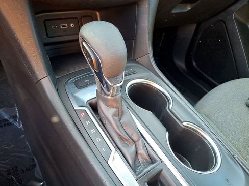 Used 2024 Chevrolet Equinox LT AWD/4WD image 12