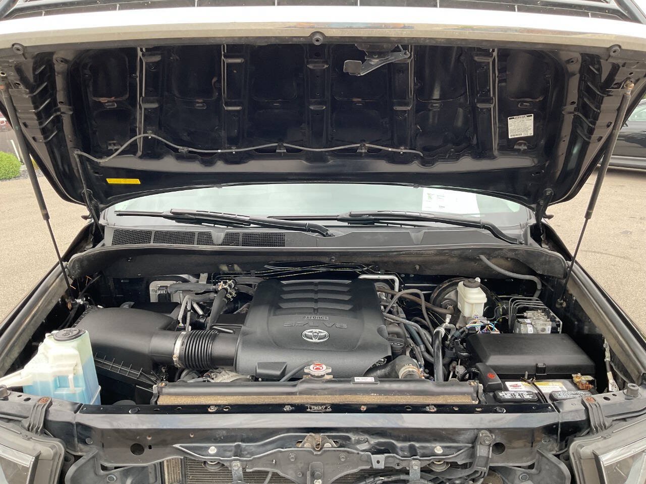 Used 2018 Toyota Sequoia Limited w/ Safety & Convenience Package AWD/4WD image 71