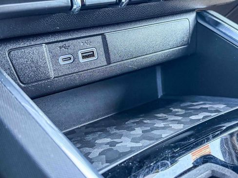 Used 2024 GMC Canyon Elevation w/ Elevation Premium Package image 32