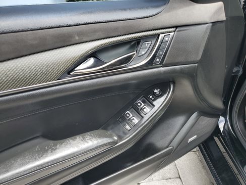Used 2017 Cadillac CTS V w/ Luxury Package RWD image 19