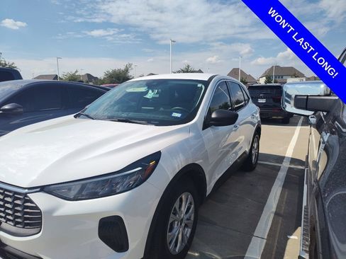 Used 2023 Ford Escape Active FWD image 2
