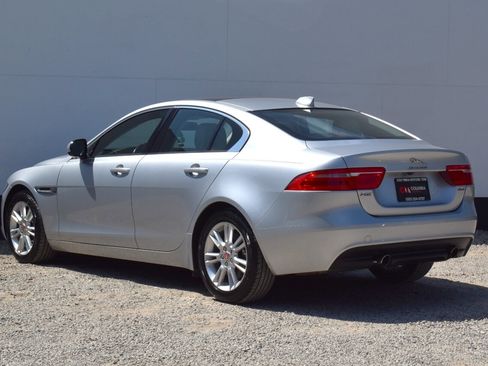 Used 2017 Jaguar XE Premium RWD image 2