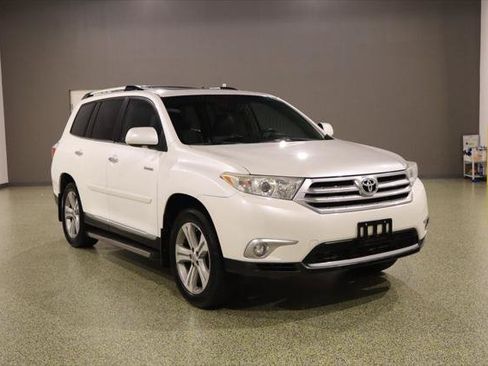 Used 2012 Toyota Highlander Limited w/ Tow Pkg FWD image 1