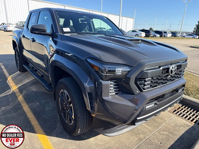 Used 2024 Toyota Tacoma TRD Sport AWD/4WD image 12