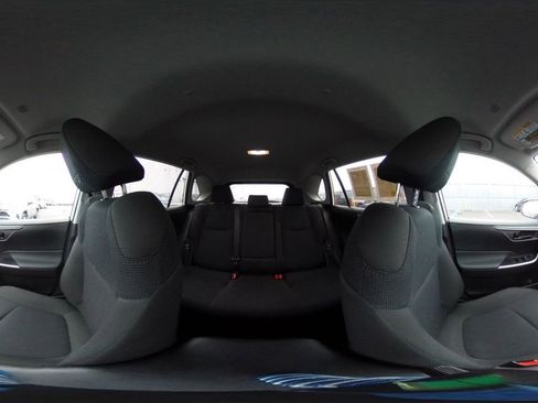 Used 2025 Toyota RAV4 LE image 41