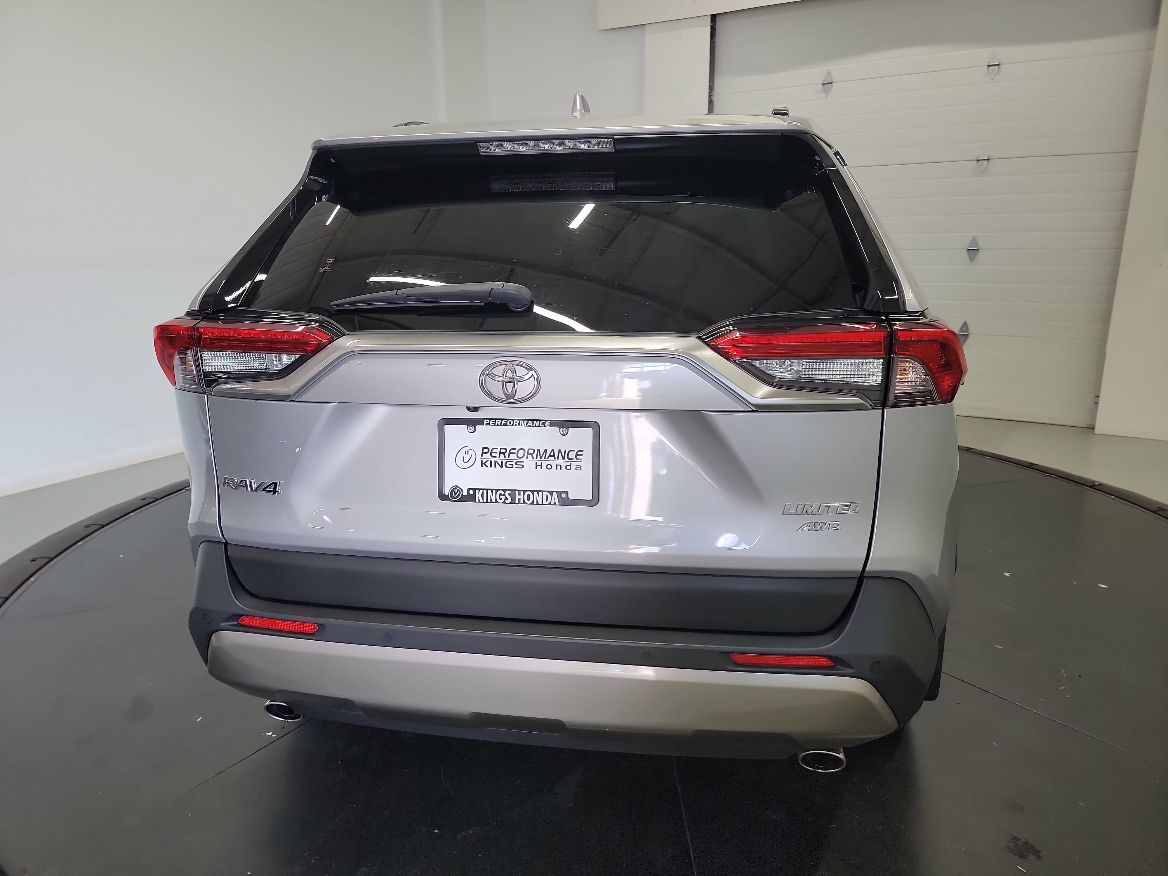 Used 2022 Toyota RAV4 Limited AWD/4WD image 8