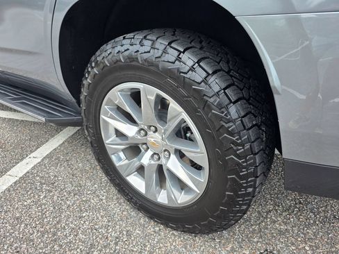Used 2025 Chevrolet Tahoe Premier RWD image 31