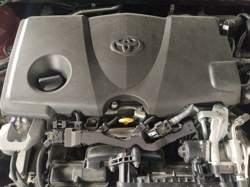 Used 2019 Toyota Camry LE FWD image 30