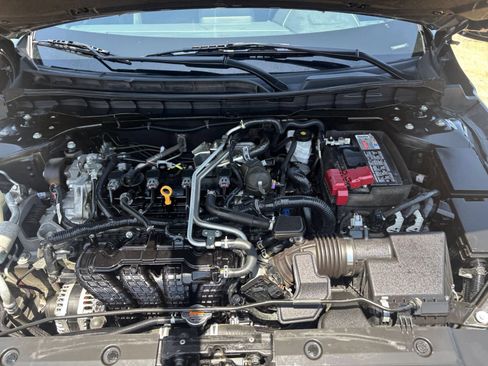 Used 2025 Nissan Altima 2.5 SV FWD image 31
