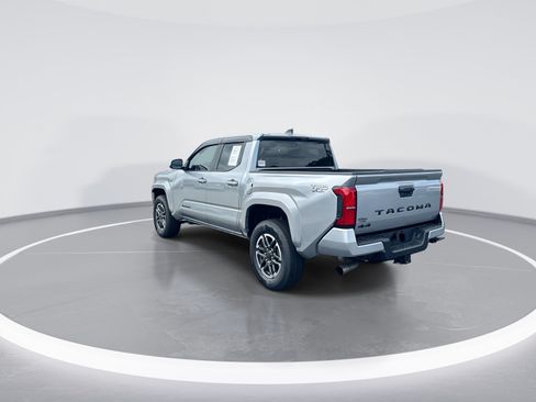 Used 2025 Toyota Tacoma TRD Sport AWD/4WD image 7