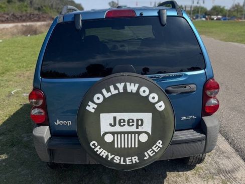 Used 2006 Jeep Liberty Sport RWD image 9