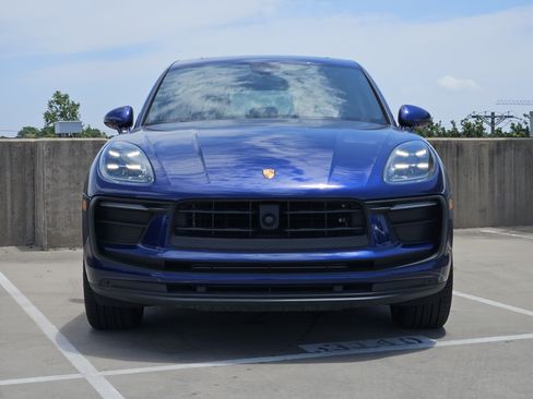 Certified 2026 Porsche Macan AWD/4WD image 11