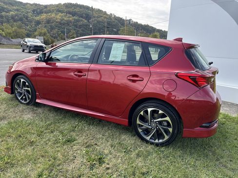 Used 2017 Toyota Corolla iM w/ All-Weather Mat Package image 5