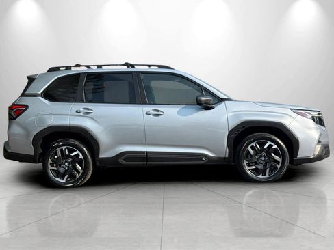 Used 2025 Subaru Forester Limited AWD/4WD image 8