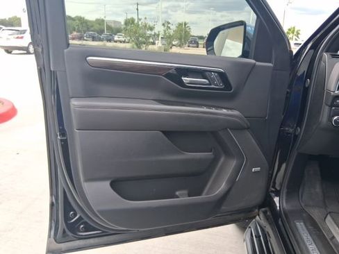 Used 2025 Chevrolet Tahoe Premier RWD image 13