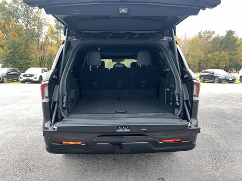 New 2025 Lincoln Navigator L Reserve w/ Jet Appearance Package image 17