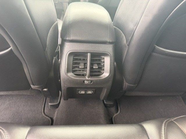 Used 2021 Jeep Cherokee Latitude Plus AWD/4WD image 25