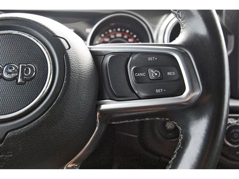 Used 2020 Jeep Wrangler Unlimited Sahara AWD/4WD image 16