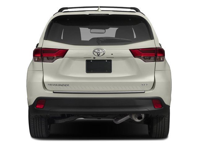 Used 2017 Toyota Highlander XLE AWD/4WD image 5