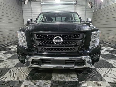 Used 2023 Nissan Titan SV w/ SV Convenience Package image 3