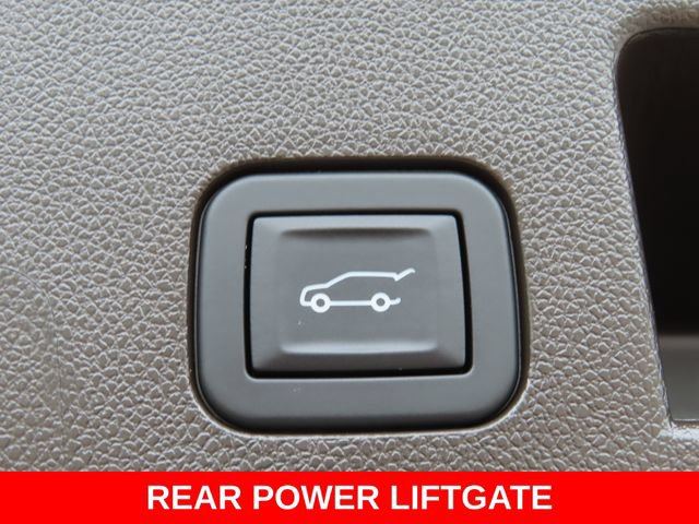 New 2026 GMC Terrain Denali w/ LPO, Black Badging Package AWD/4WD image 32