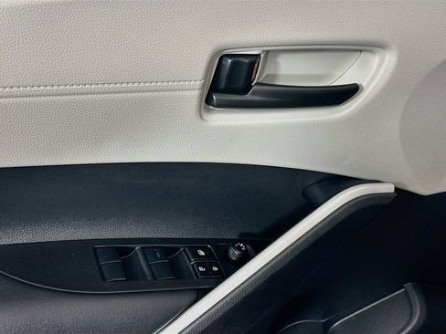 Used 2026 Toyota Corolla Cross LE w/ Moonroof Package FWD image 18