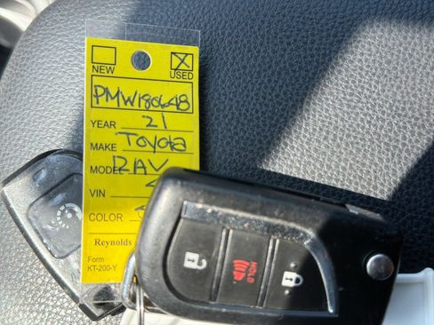 Used 2021 Toyota RAV4 LE FWD image 35