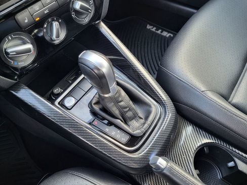 Used 2018 Volkswagen Jetta Sport image 34