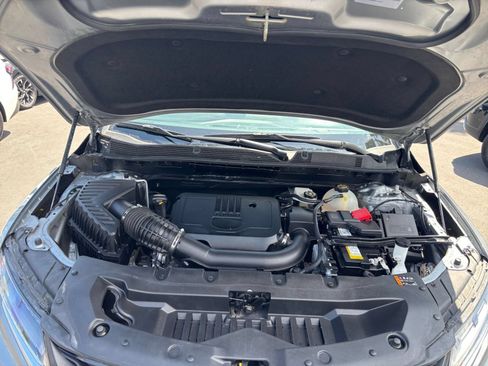 Used 2025 Chevrolet Blazer LT FWD image 33