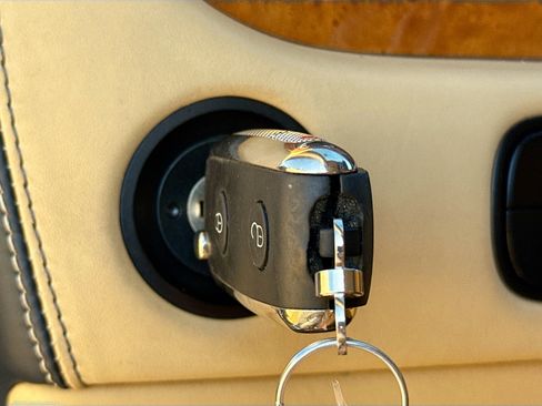 Used 2011 Bentley Continental GTC image 36