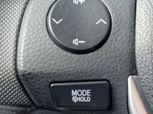 Used 2019 Toyota Corolla LE image 22