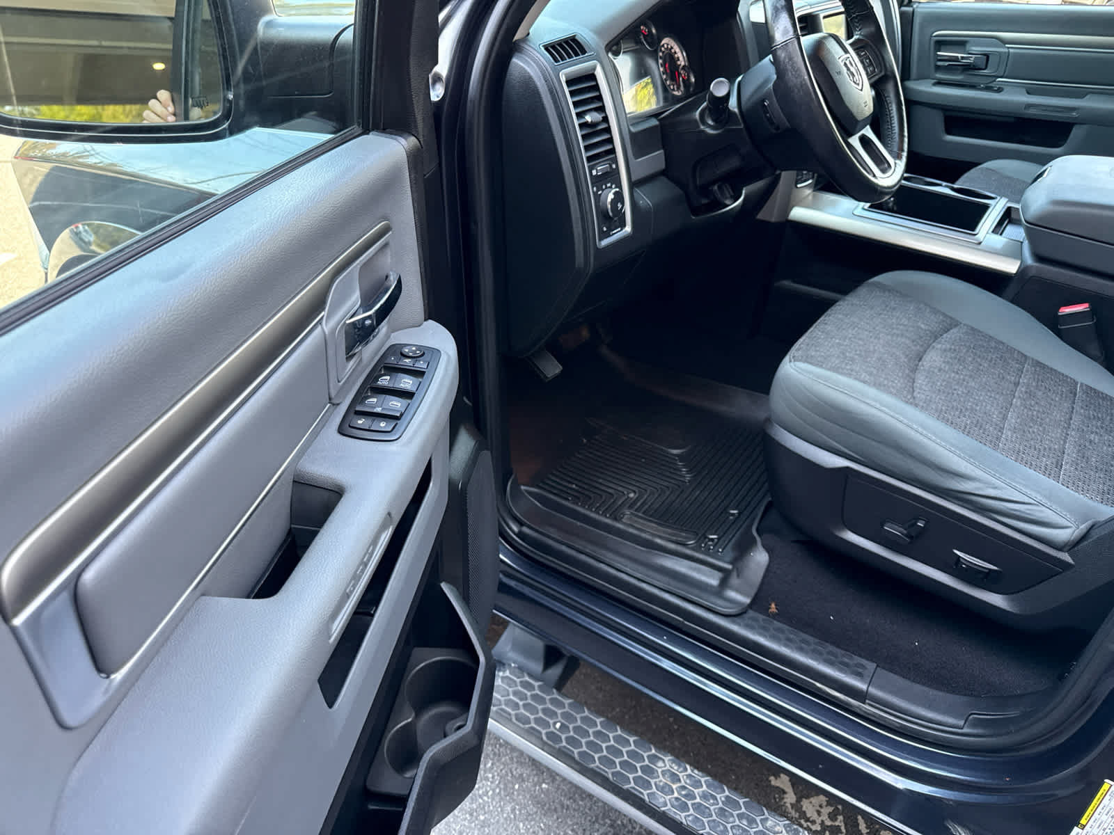 Used 2015 RAM 1500 Outdoorsman AWD/4WD image 13