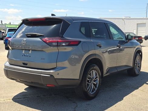 Used 2024 Nissan Rogue S AWD/4WD image 5