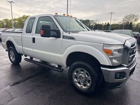Used 2015 Ford F250 XLT w/ Snow Plow Prep Package AWD/4WD image 5