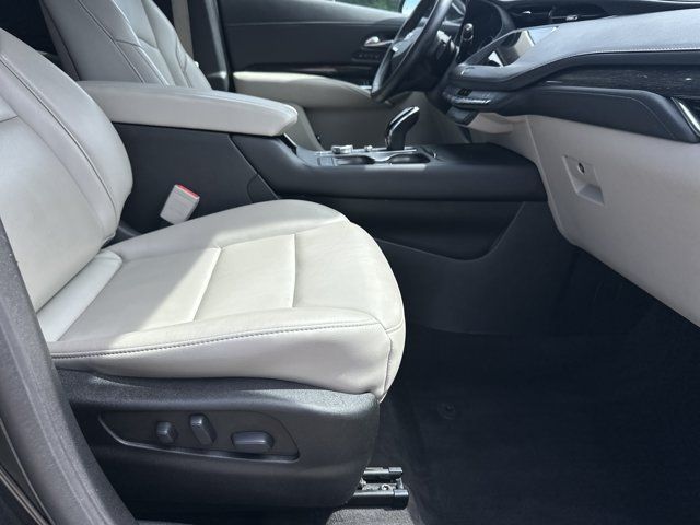 Used 2022 Cadillac XT4 Premium Luxury w/ Safety Alert Package AWD/4WD image 15