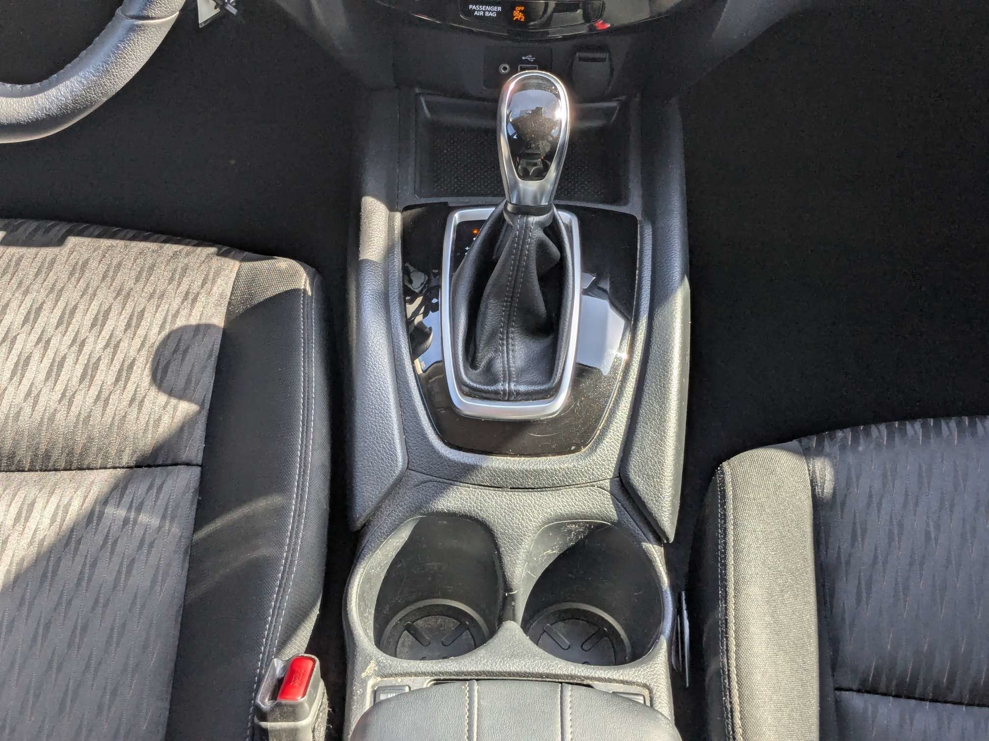 Used 2019 Nissan Rogue S w/ Special Edition Package FWD image 19