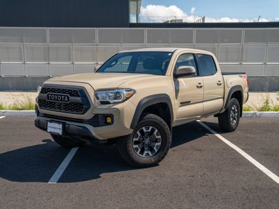 Used 2017 Toyota Tacoma TRD Off-Road w/ Tow Package (A/T)